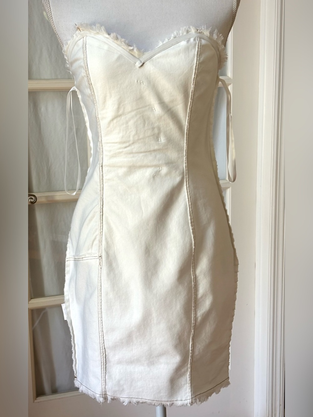 NWT Mika & Gala Strapless Mini Dress Ivory Fringe Button Detail M - Picture 12 of 13